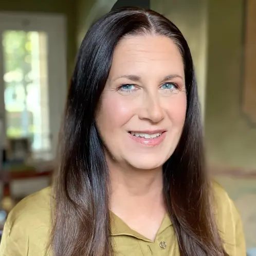 Heidi Jones — Partner & Agent